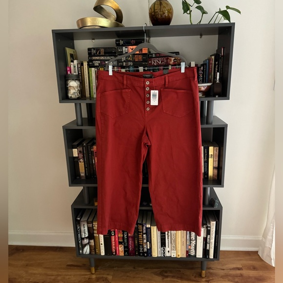 Size 20 Torrid crop wide leg stretch twill high rise patch pocket pants - Picture 2 of 5